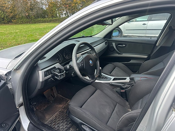 BMW 325i 8 of 8