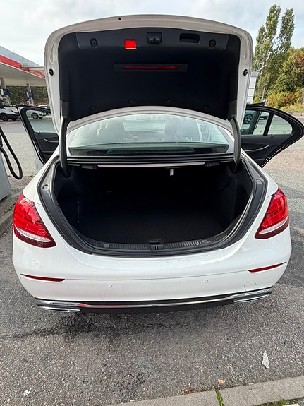 Mercedes-Benz E 220 d 8 of 17