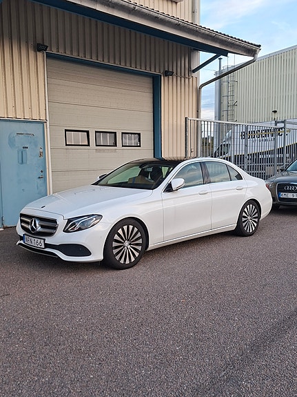 Mercedes-Benz E 220 d 14 of 17