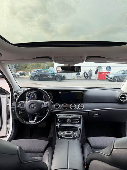 Mercedes-Benz E 220 d 11 of 17