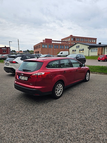 Ford Focus 5 of 9
