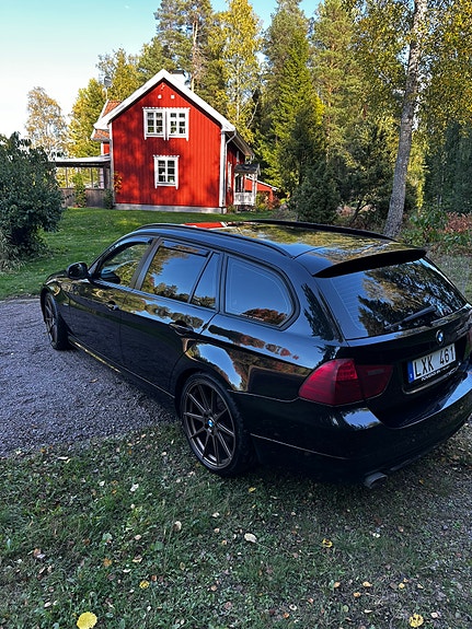 BMW 320d 4 of 6
