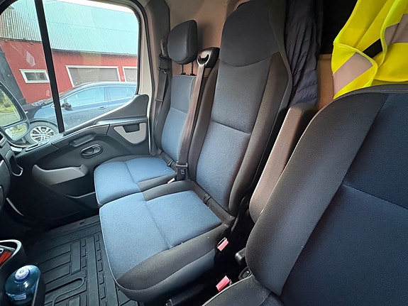 Nissan NV400 10 of 15