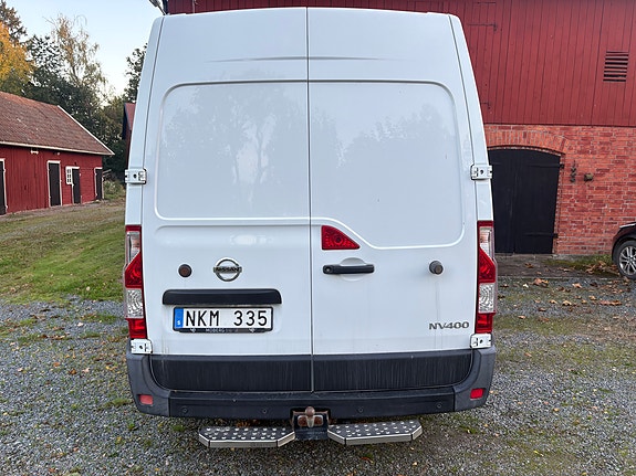 Nissan NV400 15 of 15