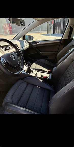 Volkswagen Golf VII 3 of 9