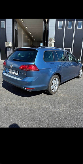 Volkswagen Golf VII 6 of 9