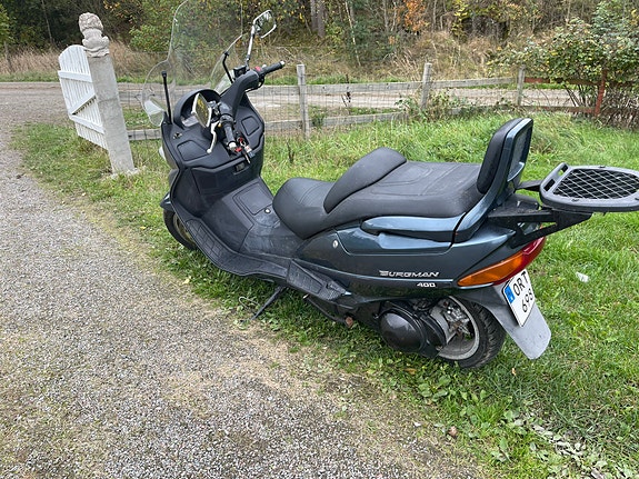 Suzuki AN400 Burgman 2 of 5