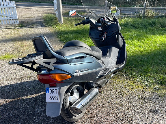 Suzuki AN400 Burgman 5 of 5