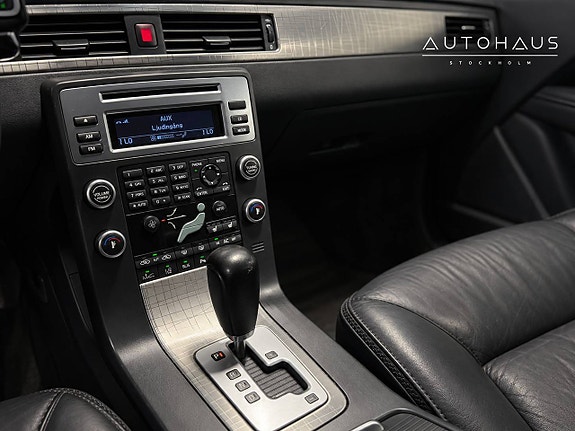 Volvo XC70 12 of 22