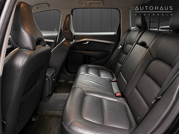 Volvo XC70 11 of 22
