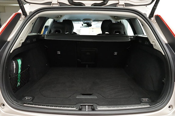 Volvo V60 8 of 16
