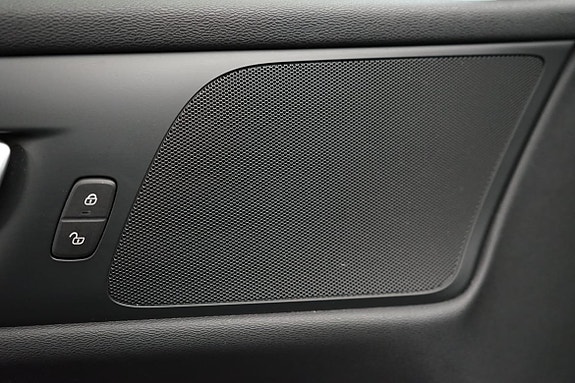 Volvo V60 11 of 16