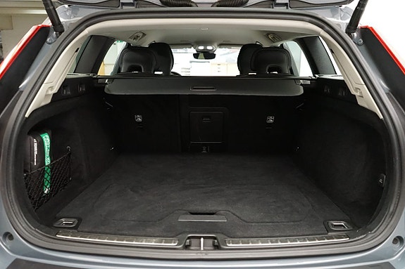 Volvo V60 8 of 16