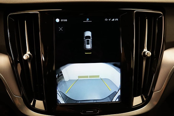 Volvo V60 12 of 16