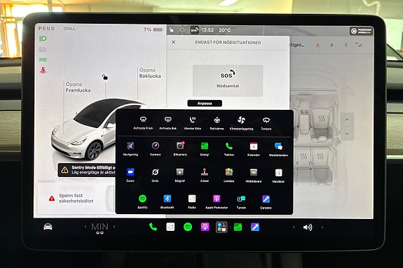 Tesla Model Y 28 of 30