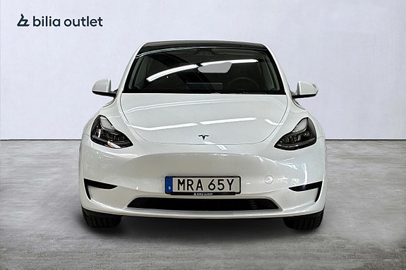 Tesla Model Y 3 of 30