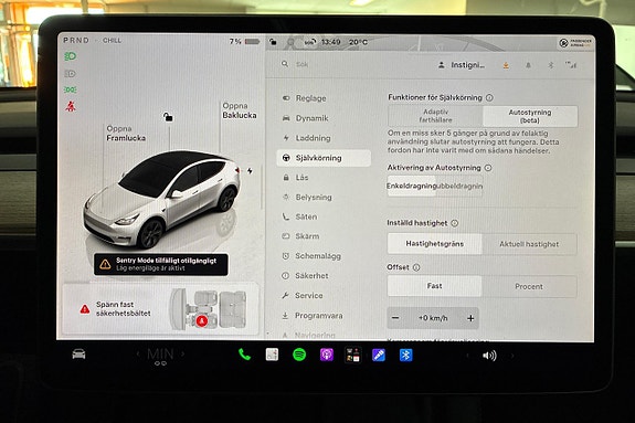 Tesla Model Y 23 of 30