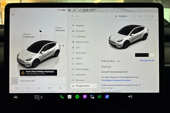 Tesla Model Y 21 of 30