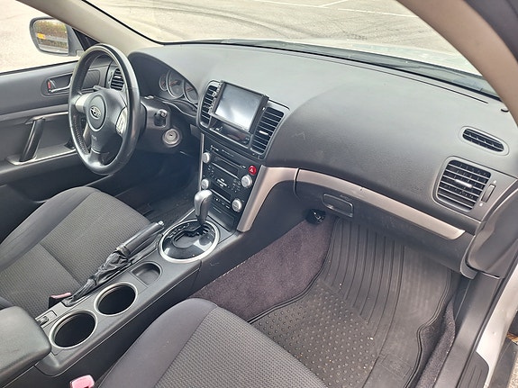 Subaru Outback 9 of 14