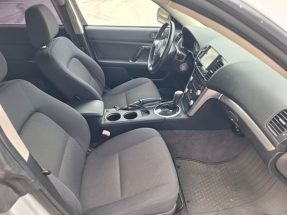 Subaru Outback 8 of 14
