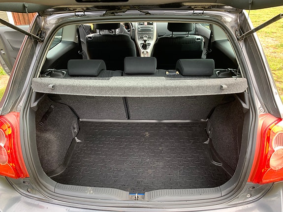 Toyota Auris 10 of 13