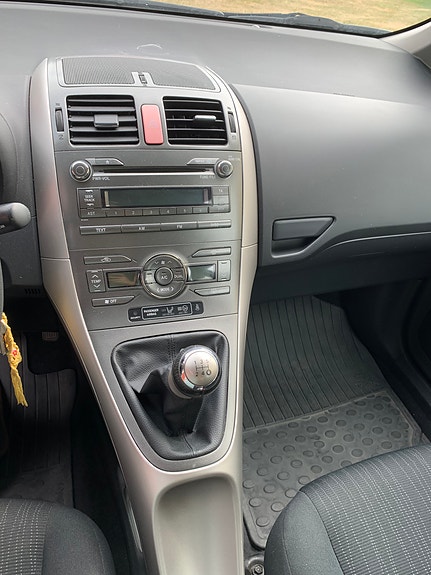 Toyota Auris 13 of 13