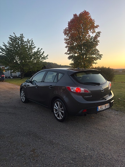 Mazda 3 2 of 7
