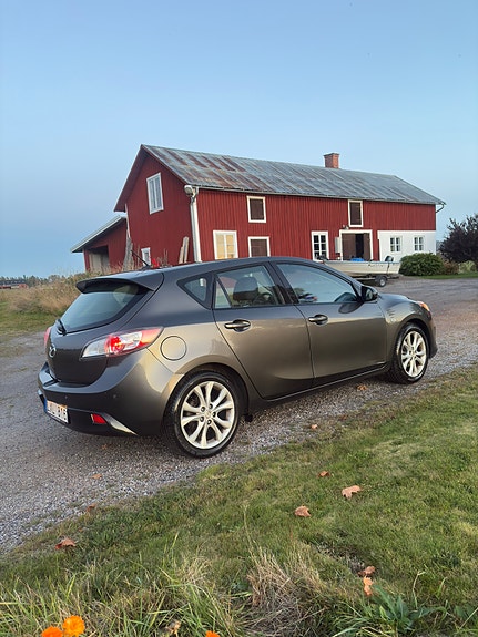 Mazda 3 3 of 7