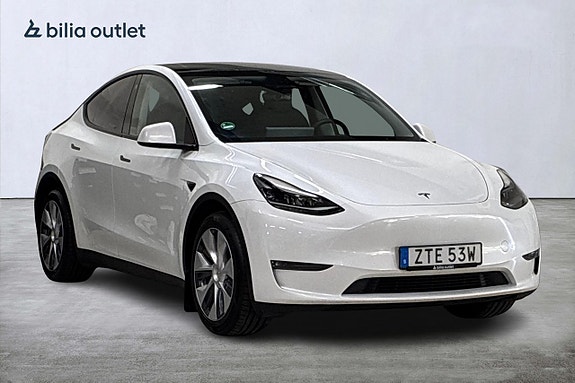 Tesla Model Y 3 of 29