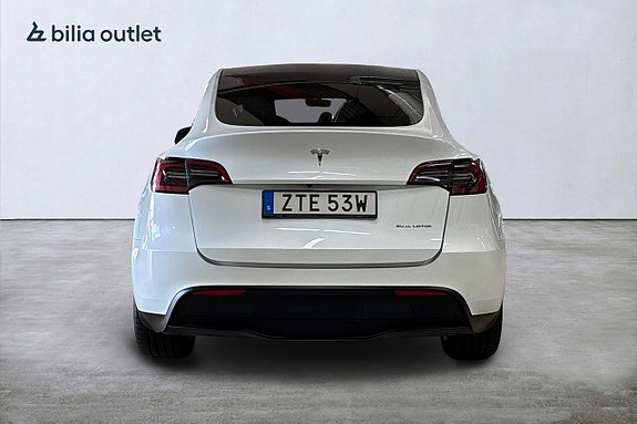 Tesla Model Y 6 of 29