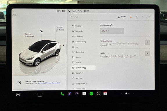 Tesla Model Y 23 of 29