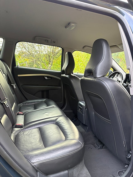 Volvo V70 8 of 14