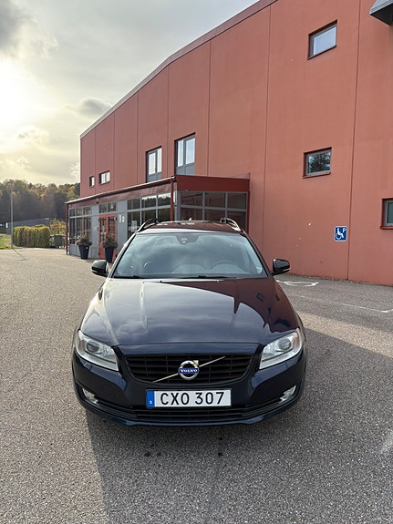 Volvo V70 5 of 14
