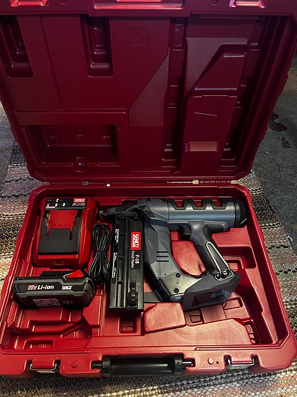 Senco Fusion F-18 dyckertpistol
