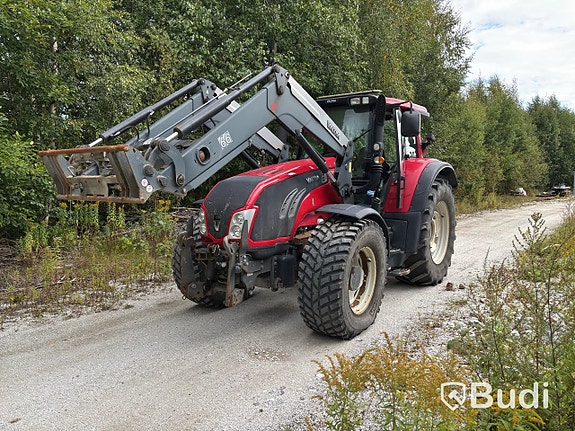 Traktor Valtra ELP756 T163 m. Lastare via auktion 3 of 27