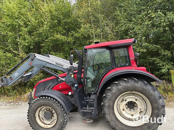Traktor Valtra ELP756 T163 m. Lastare via auktion 14 of 27