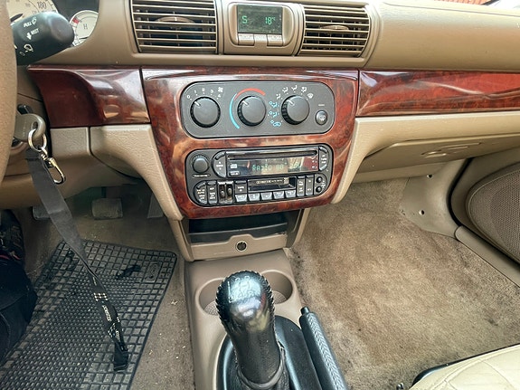 Chrysler Sebring 4 of 5