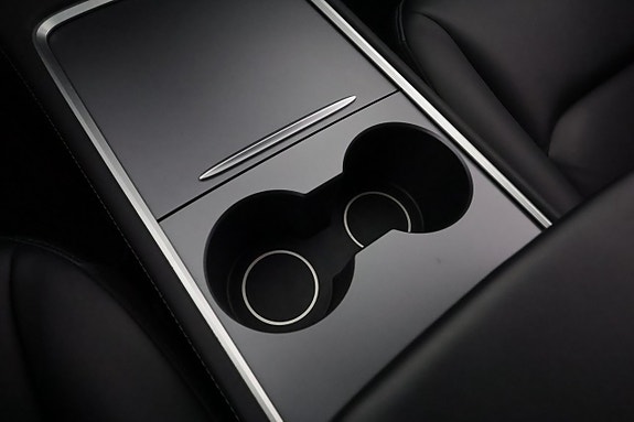 Tesla Model 3 22 of 25