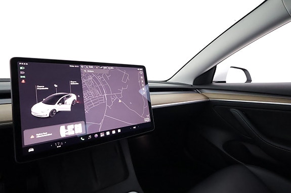 Tesla Model 3 21 of 25