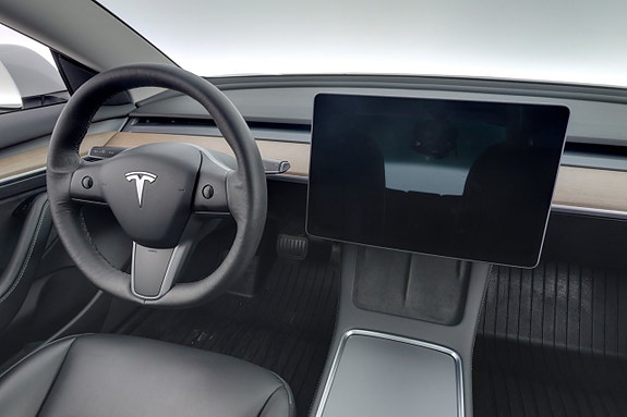 Tesla Model 3 15 of 26
