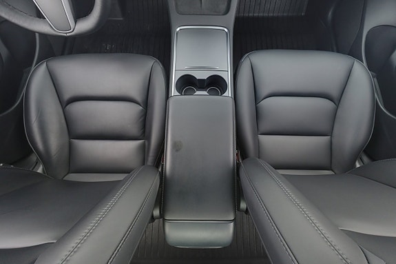 Tesla Model 3 14 of 26