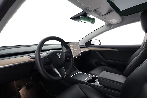 Tesla Model 3 11 of 26