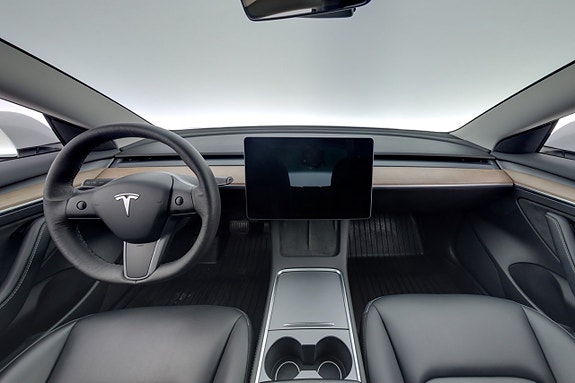 Tesla Model 3 13 of 26