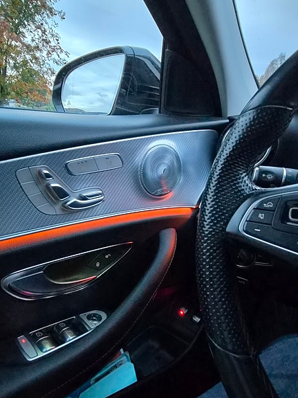 Mercedes-Benz E 220 d 4 of 7