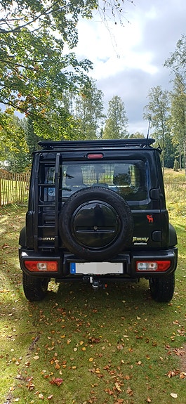 Suzuki Jimny 3 of 8