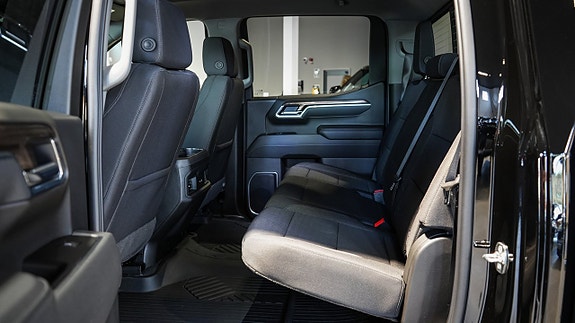 Chevrolet Silverado EV 28 of 28