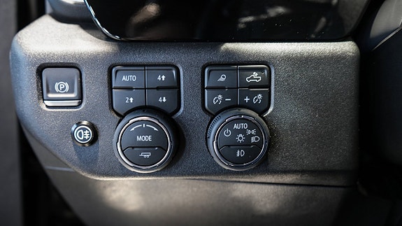 Chevrolet Silverado EV 20 of 28