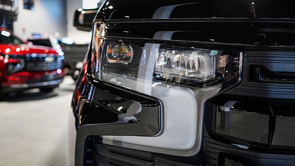 Chevrolet Silverado EV 6 of 28