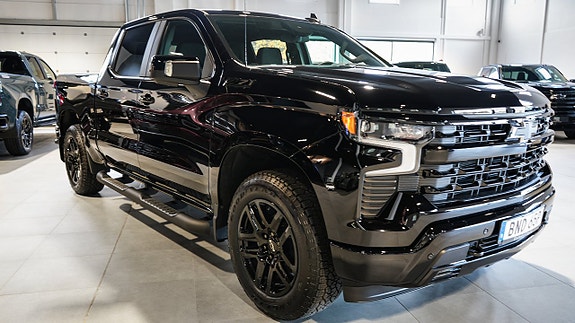 Chevrolet Silverado EV 2 of 28