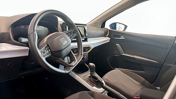 Seat Arona 7 of 13